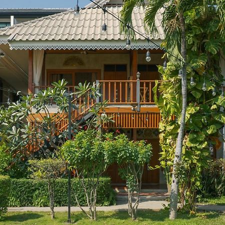 Buri Gallery House Чіангмай Екстер'єр фото